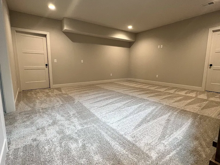 11009 S Millstone Dr — Photo 37