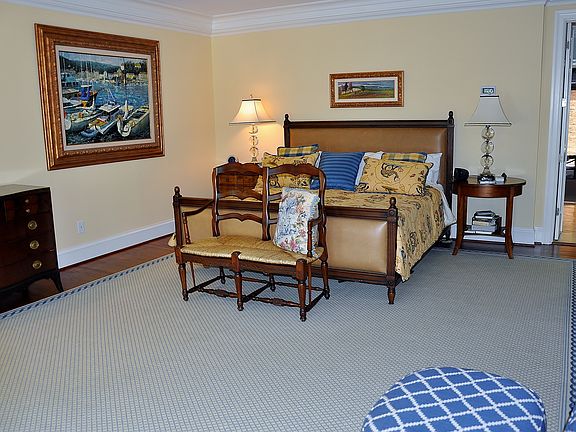 3rd image of 1242 E Bay Shore Dr