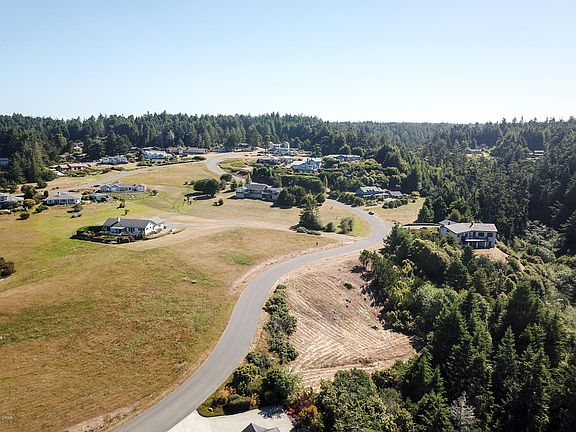 4th image of 44771 Baywood Dr