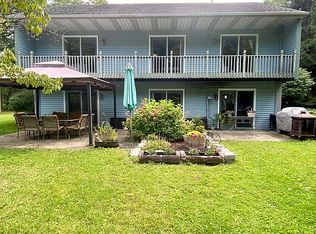 76 Red Barn Rd, Shawangunk, NY 12566