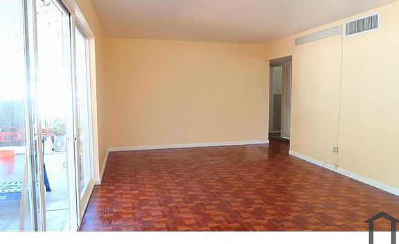 3rd image of 1222 E McLellan Blvd