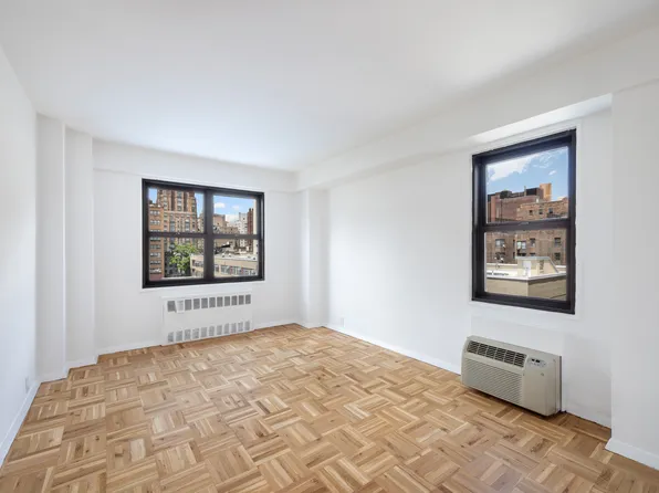 240 East 76th Street 8N image 3 of 5