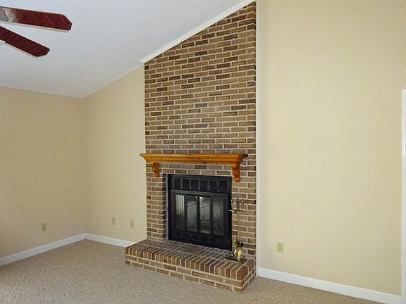 2nd image of 406 Heritage West Ct