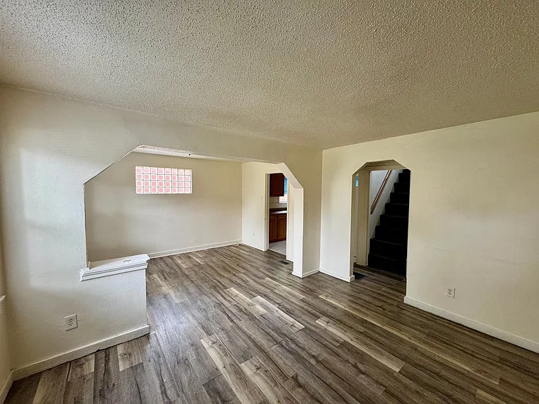 4533 Stivers St — Photo 4