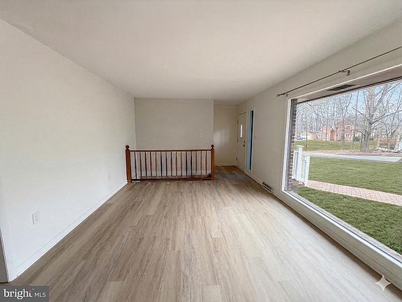 2nd image of 1010 Ficklen Rd