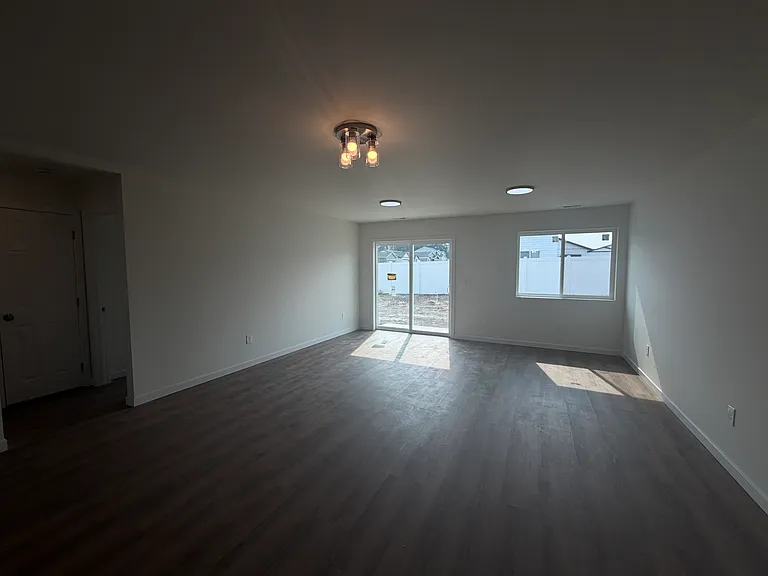201 N Birch St — Photo 3