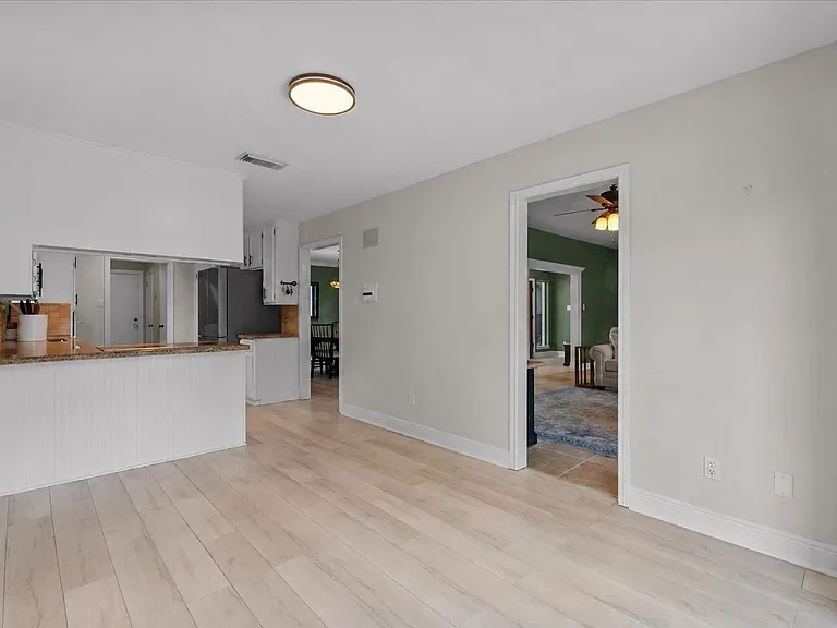1626 Lake Bluff Dr — Photo 4