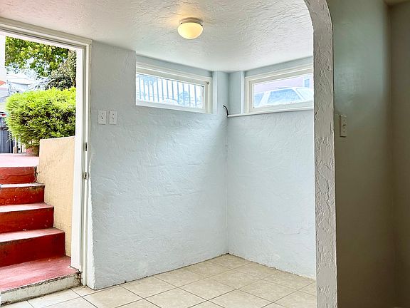4th image of 408 Winchester St APT 1