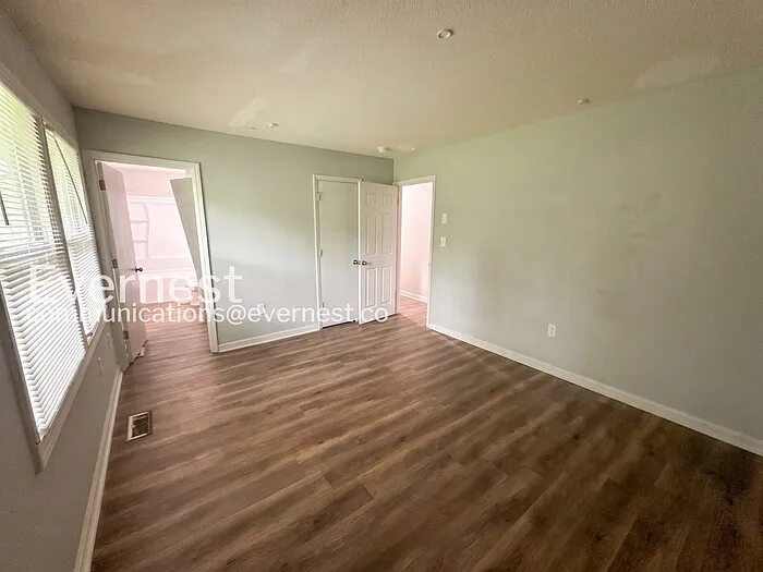 910 Canton Pl — Photo 8