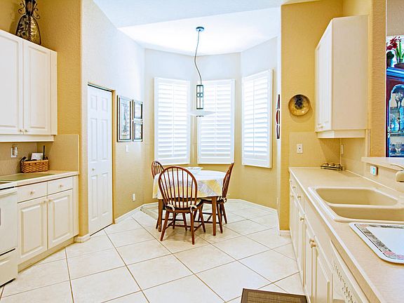 2nd image of 8403 Staniel Cay