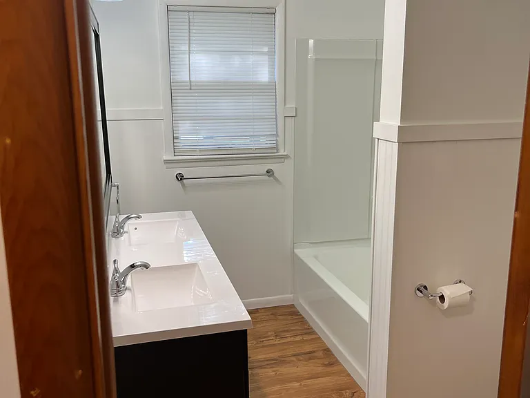 319 Briggs Ave — Photo 10