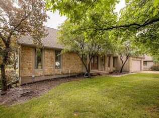 3827 SW Ward Rd, Lees Summit, MO 64082