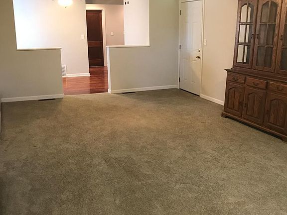 Spacious living room