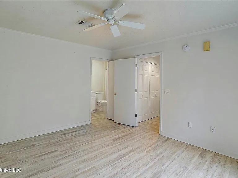 200 Woodgreen Dr — Photo 10