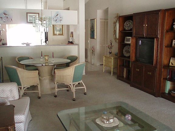 Living/Dining Area