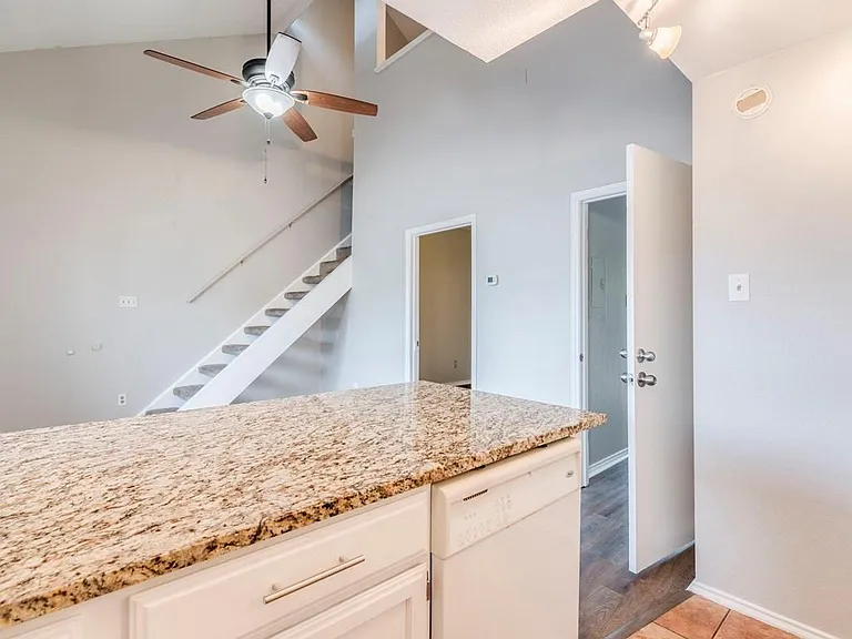 601 Nelray Blvd #13 — Photo 6
