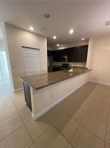 2nd image of 1011 SW 147th Ave #5107