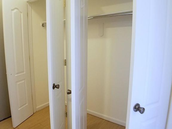 4th image of 542 Eastern Pkwy #2L