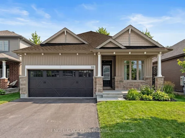 221 Blackhorse Dr, North Grenville, ON K0G 1J0