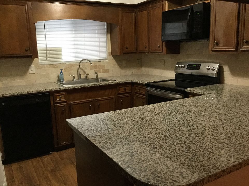 1st image of 902 Trailwood Blvd
