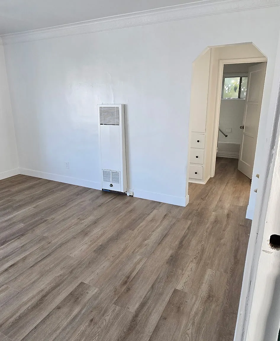 1215 S Fairfax — Photo 4