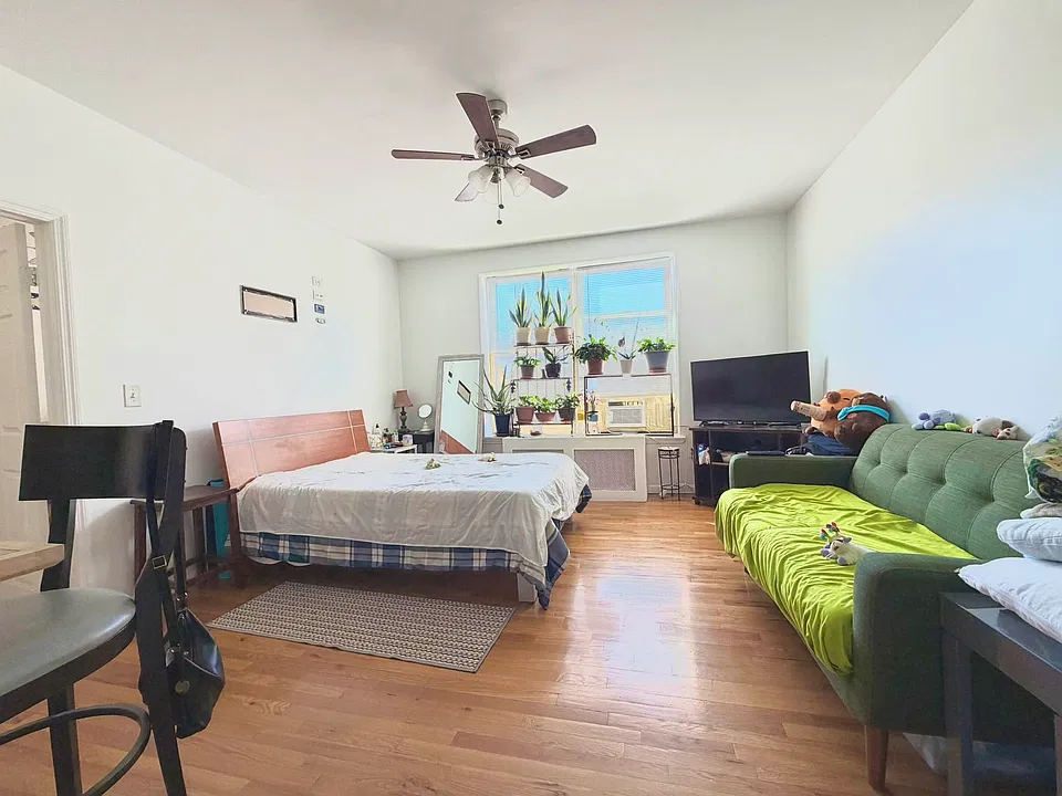 162 Franklin St #2
