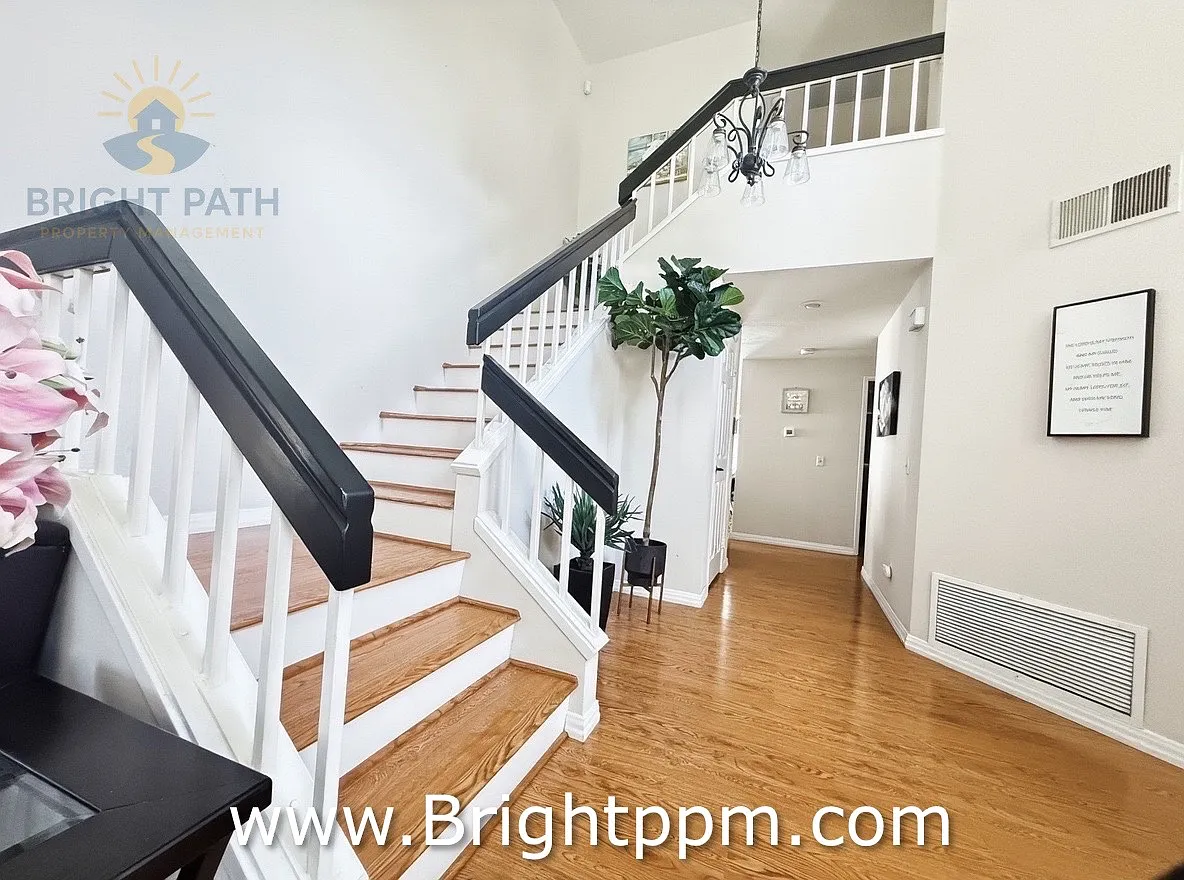 Building Photo - 855 Avenida Bernardo
