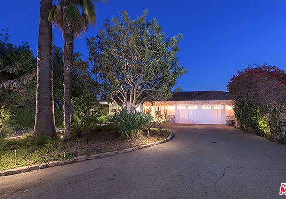 3rd image of 28028 Sea Lane Dr