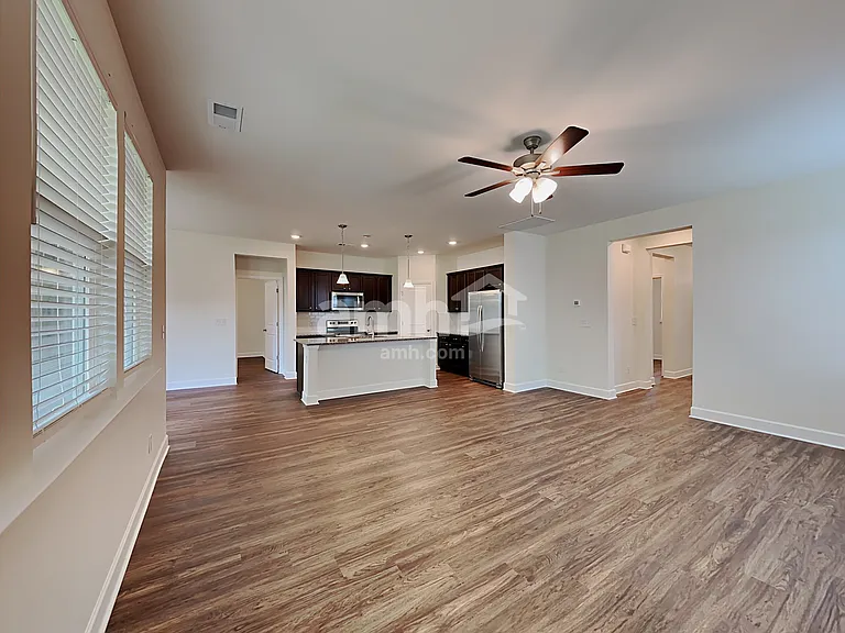 5823 Zurich Rd — Photo 6