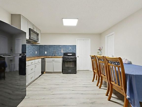 4th image of 5062 Butler St