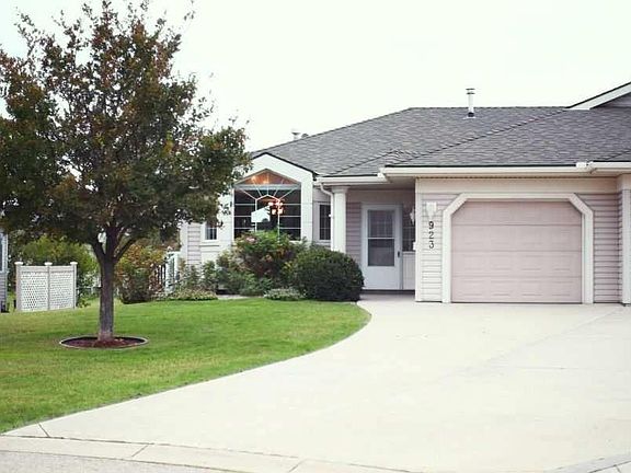 4th image of 923 E Nativity Bay