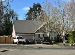 167 Willow Springs Dr, Eugene, OR 97404
