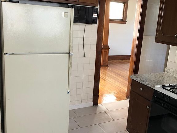 4th image of 113 Bloomfield Ave
