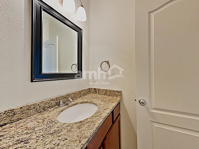 551 Reserve Ave — Photo 13