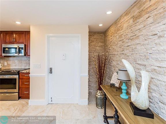 3rd image of 1150 E Hillsboro Mile