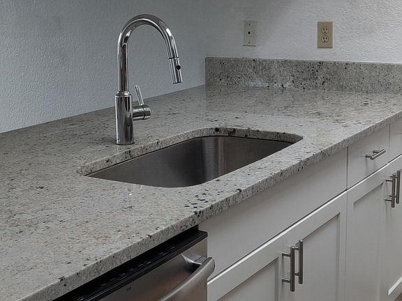 3rd image of 5616 15th Ave NE #B