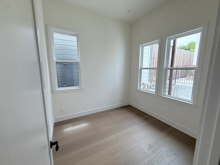 3774B Mission St — Photo 10