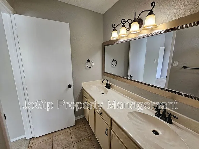 601 Harvest Hill St — Photo 26