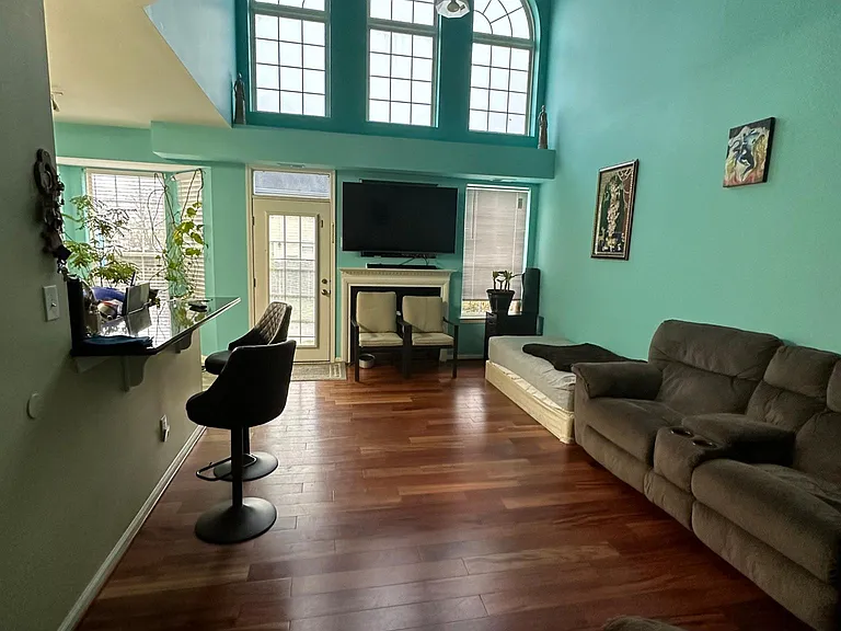 6 Durham Dr — Photo 2