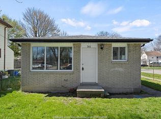 561 Chippawa St, Windsor, ON N9C2W2