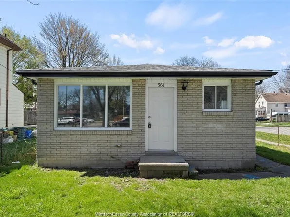 561 Chippawa St, Windsor, ON N9C 2W2