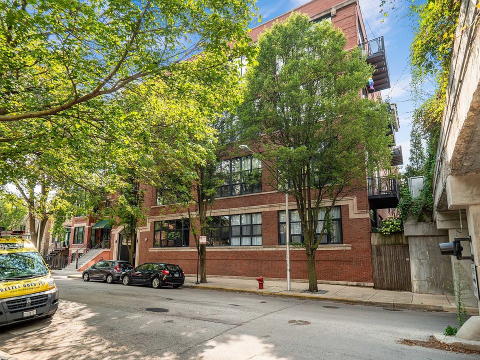 1st image of 1750 N Wolcott Ave APT 104