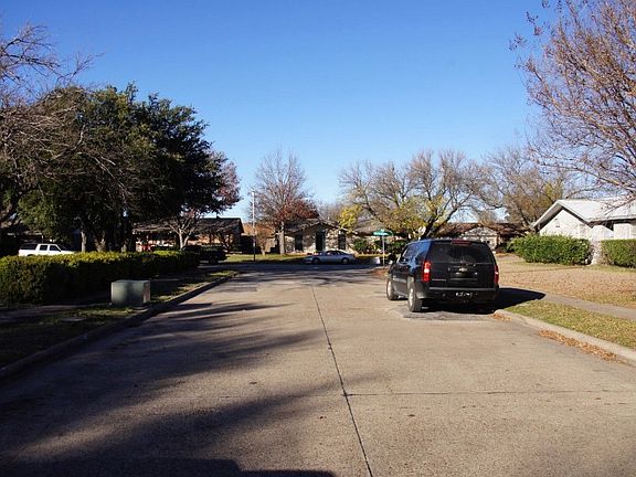4th image of 1617 Mosswood Way