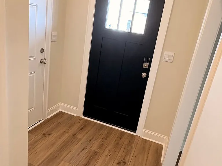 110 Alva Ct — Photo 2
