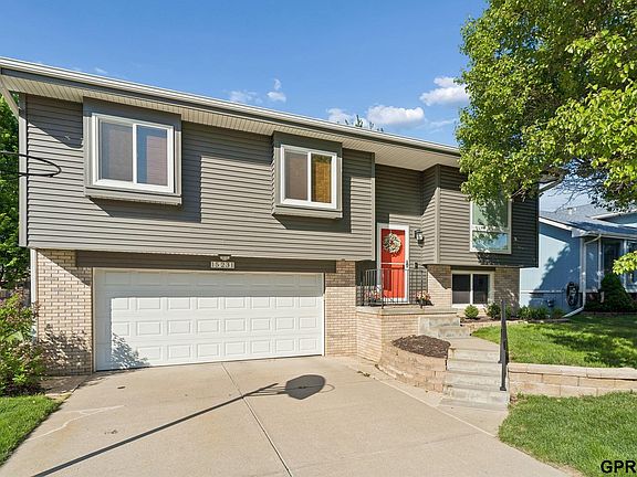 3rd image of 15231 Ontario St
