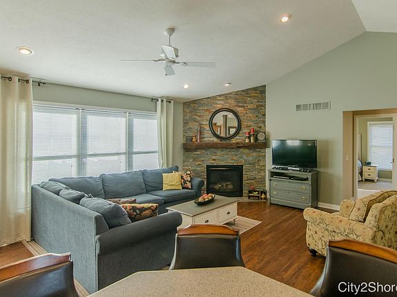 5th image of 7507 Medinah Dr