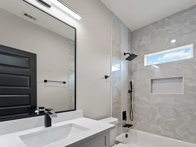 9514 Ashville Dr #B — Photo 6