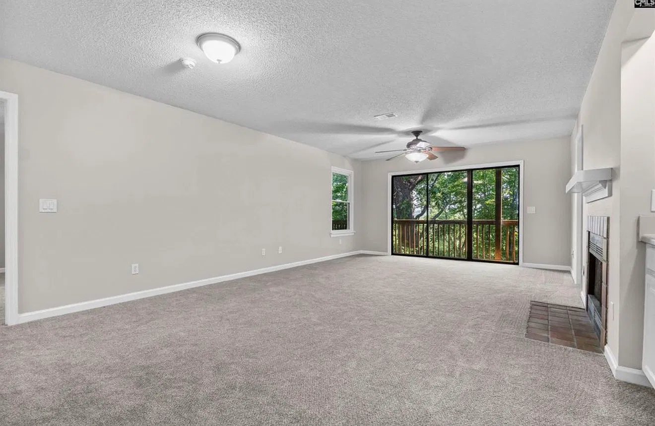 625 Edgewater Lane - 1 — Photo 4