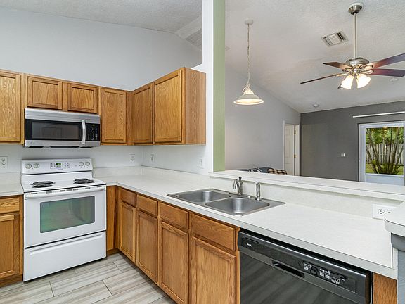 4th image of 4057 Mount Carmel Ln
