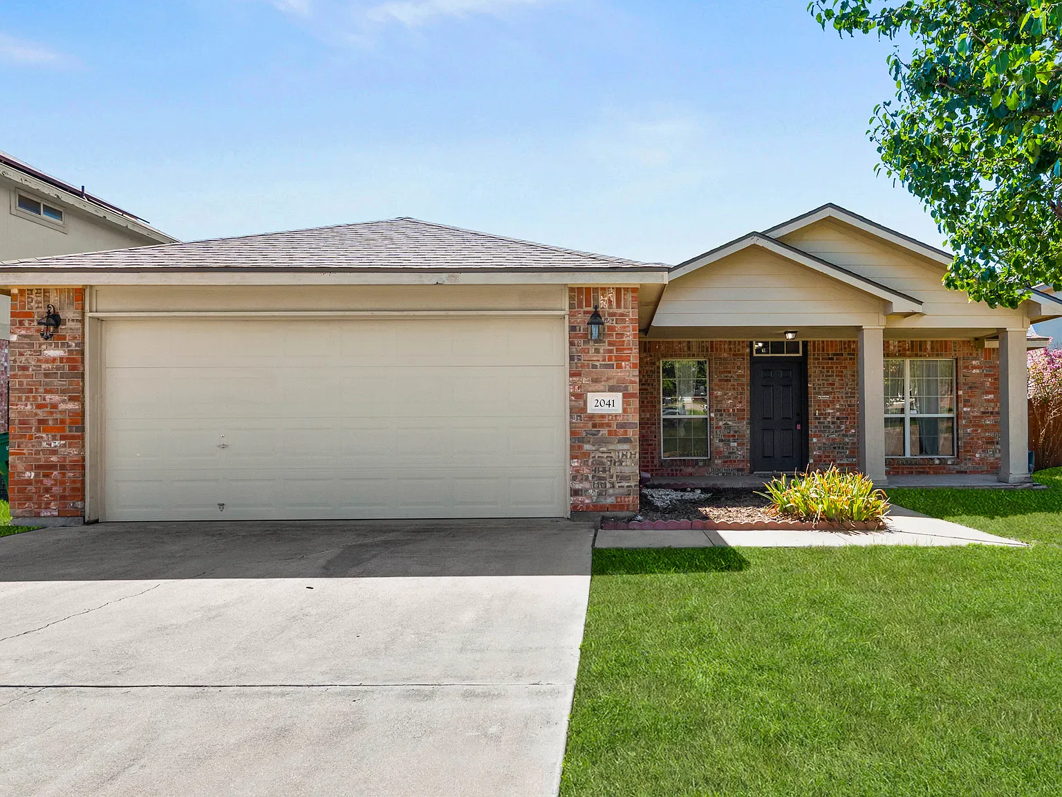 3 bed, 1741 sqft, $1,645 — Photo 2